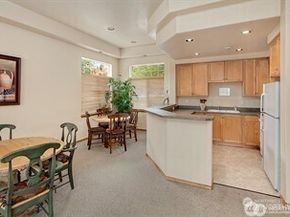 4612 NE 6th Place, Renton WA 98059