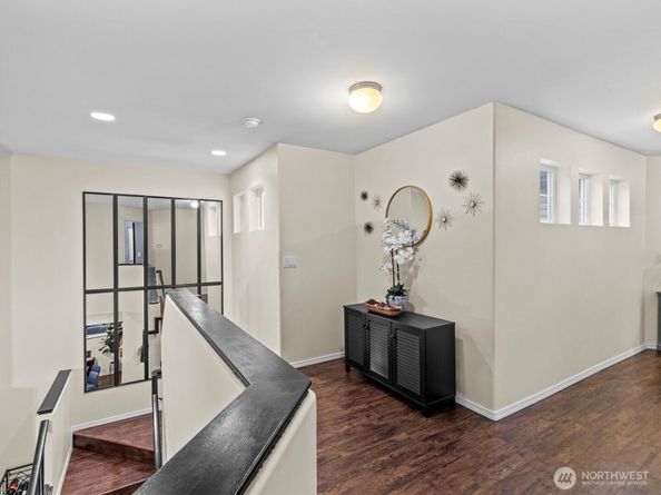 4612 NE 6th Place, Renton WA 98059