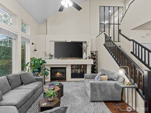 4612 NE 6th Place, Renton WA 98059