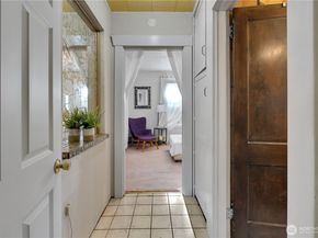 10021 16th Avenue S, Seattle WA 98168