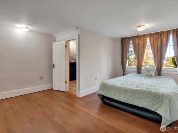 10021 16th Avenue S, Seattle WA 98168