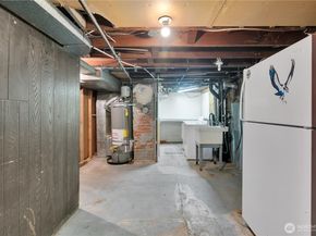 10021 16th Avenue S, Seattle WA 98168