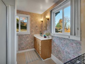 10021 16th Avenue S, Seattle WA 98168