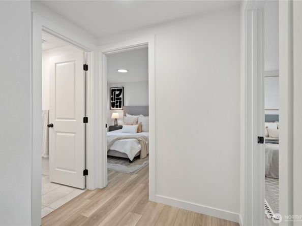 10050 12th Avenue SW, Seattle WA 98146