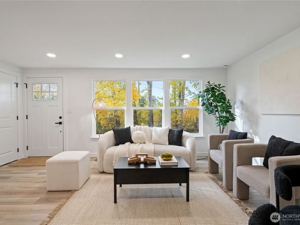 10050 12th Avenue SW, Seattle WA 98146