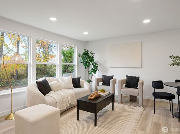 10050 12th Avenue SW, Seattle WA 98146