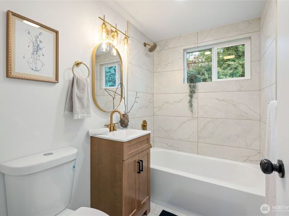 10050 12th Avenue SW, Seattle WA 98146