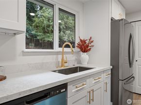 10050 12th Avenue SW, Seattle WA 98146