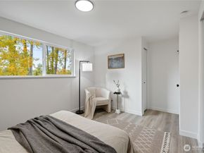 10050 12th Avenue SW, Seattle WA 98146