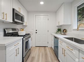 10050 12th Avenue SW, Seattle WA 98146