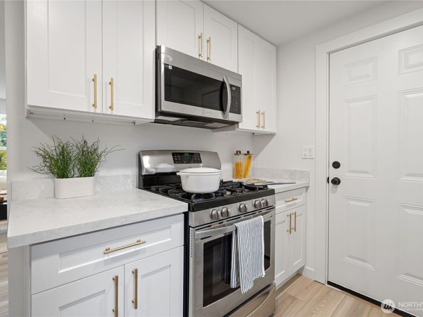 10050 12th Avenue SW, Seattle WA 98146