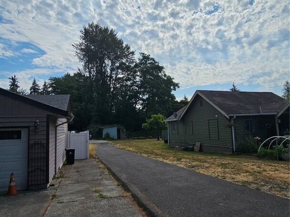 18534 Stone Avenue N, Shoreline WA 98133