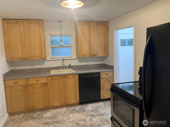 12811 10th Avenue S, Burien WA 98168