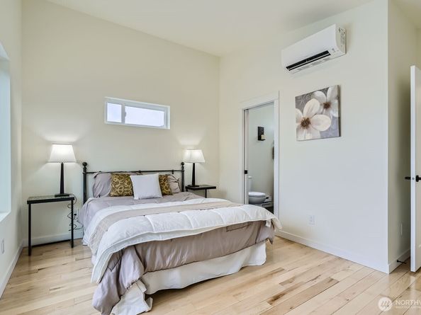 5928 18th Avenue S, Seattle WA 98108