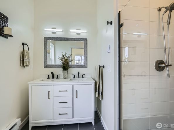 5928 18th Avenue S, Seattle WA 98108