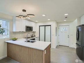 5928 18th Avenue S, Seattle WA 98108