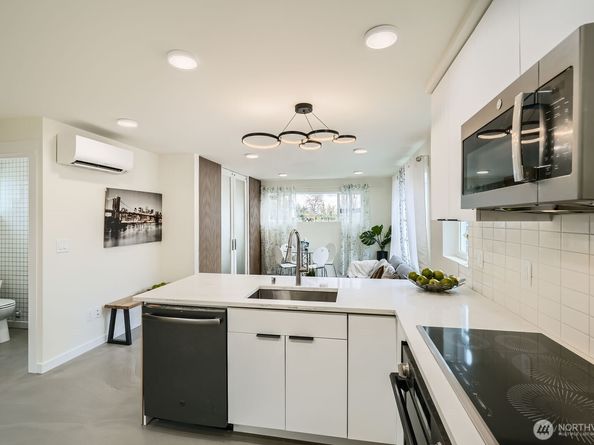 5928 18th Avenue S, Seattle WA 98108