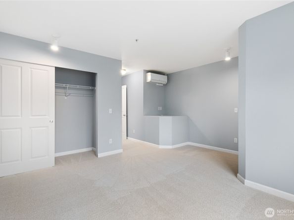 22607 42nd Place S 13, Kent WA 98032