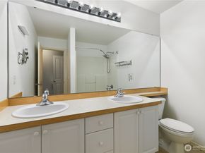 22607 42nd Place S 13, Kent WA 98032