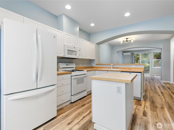 22607 42nd Place S 13, Kent WA 98032