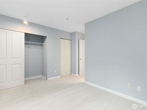 22607 42nd Place S 13, Kent WA 98032