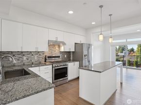 1434 157th Place NE 2802, Bellevue WA 98008