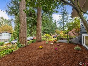 11721 24th Avenue NE, Seattle WA 98125