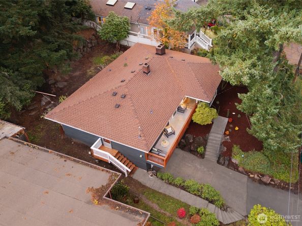 11721 24th Avenue NE, Seattle WA 98125