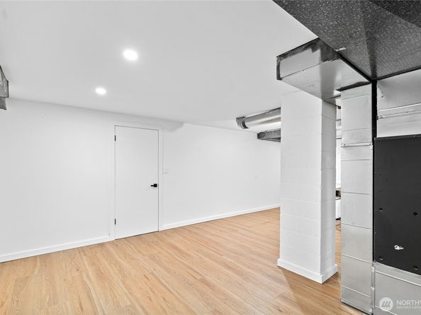 11721 24th Avenue NE, Seattle WA 98125