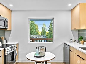 11721 24th Avenue NE, Seattle WA 98125