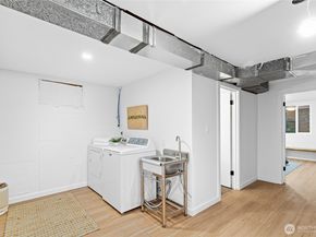 11721 24th Avenue NE, Seattle WA 98125