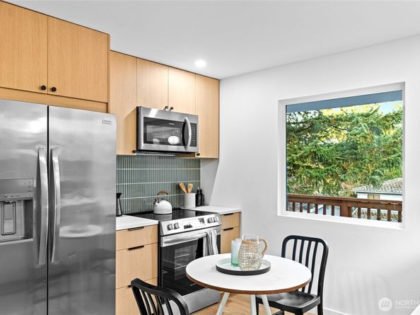 11721 24th Avenue NE, Seattle WA 98125