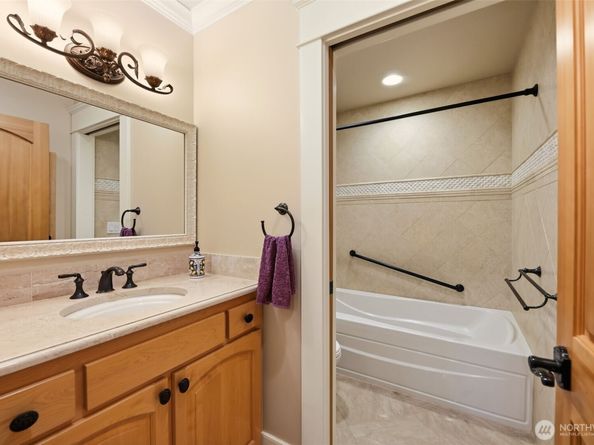 3821 Shelby Road, Lynnwood WA 98087