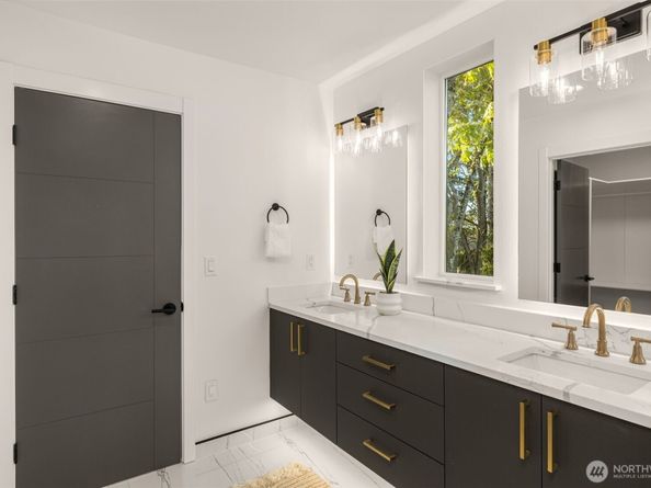 1801 29th Avenue S, Seattle WA 98144