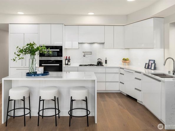 1250 Alki Avenue SW 2A, Seattle WA 98116