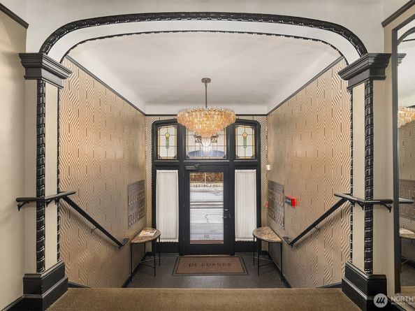 325 Harvard Avenue E 302, Seattle WA 98102