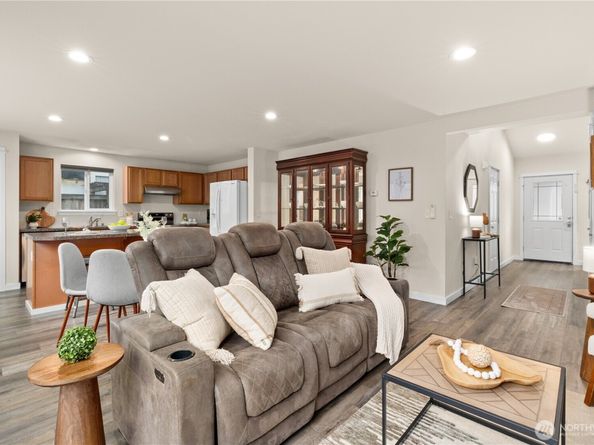 2314 SE Abernathy Court, Port Orchard WA 98366