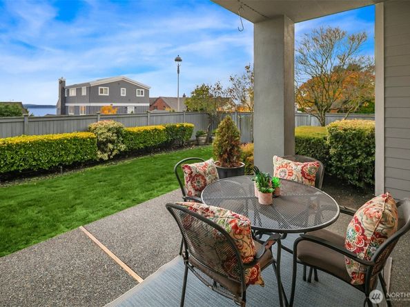 2507 Westmont Way W, Seattle WA 98199