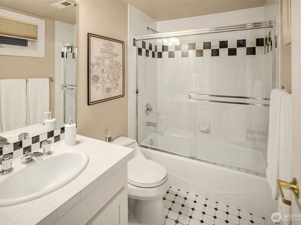 2507 Westmont Way W, Seattle WA 98199