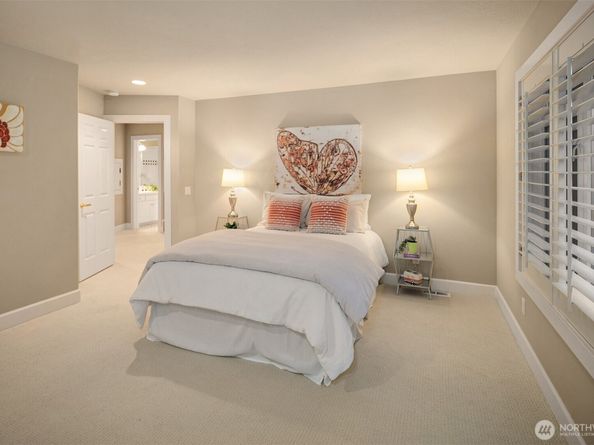 2507 Westmont Way W, Seattle WA 98199