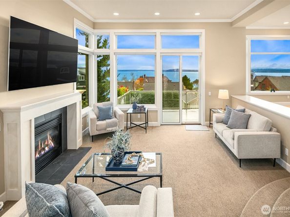 2507 Westmont Way W, Seattle WA 98199