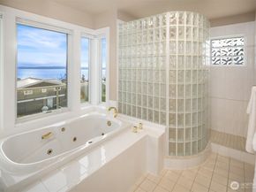 2507 Westmont Way W, Seattle WA 98199