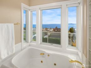 2507 Westmont Way W, Seattle WA 98199