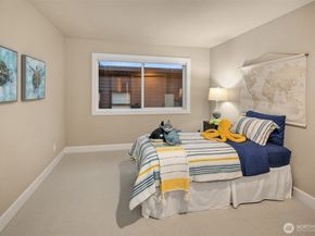 2507 Westmont Way W, Seattle WA 98199