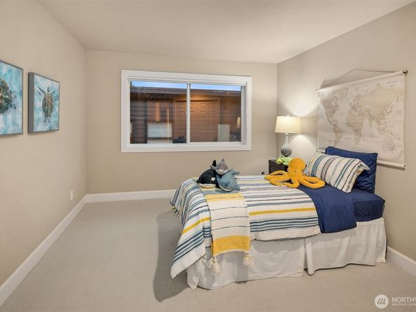 2507 Westmont Way W, Seattle WA 98199