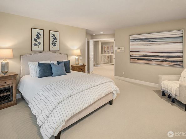 2507 Westmont Way W, Seattle WA 98199