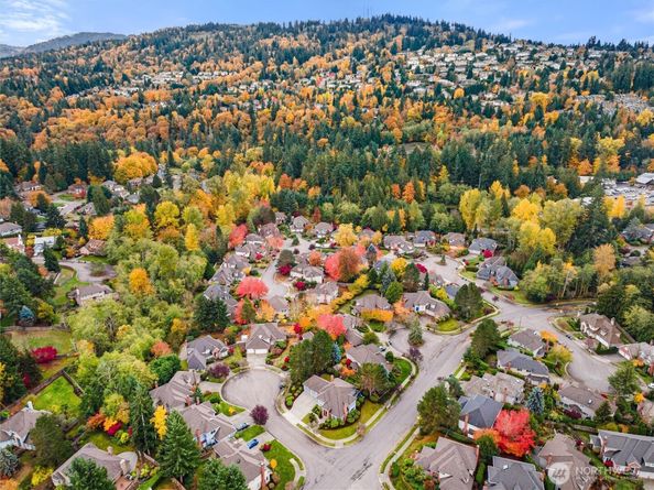 17105 SE 47th Court, Bellevue WA 98006