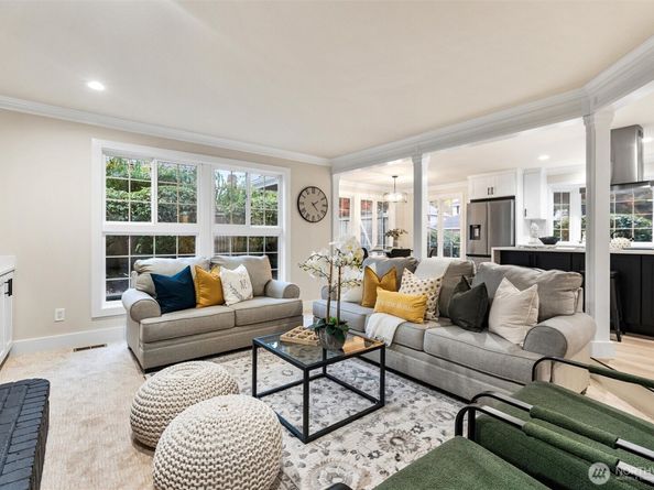 17105 SE 47th Court, Bellevue WA 98006