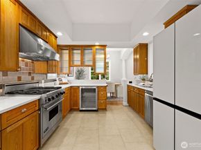 337 25th Avenue E, Seattle WA 98112