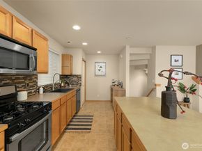 841 5th Place NE, Issaquah WA 98029